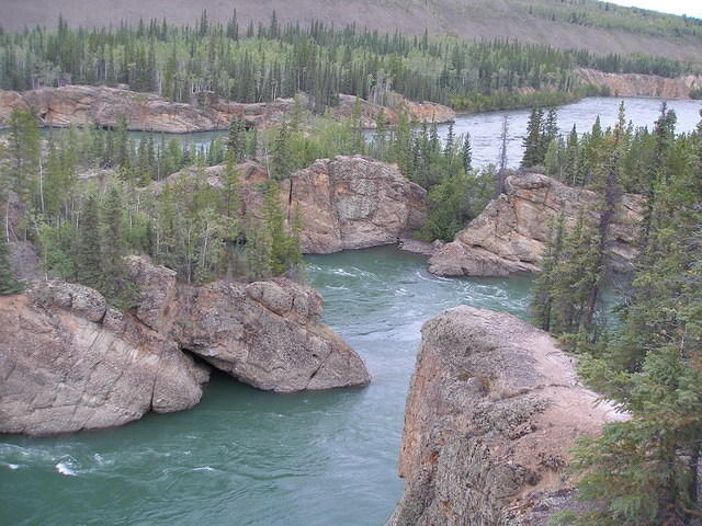 2006-08-22 On the Road, Yukon Terr, Canada 25