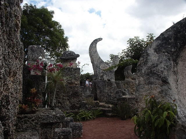 2003-12-28 Coral Castle - Miami 06