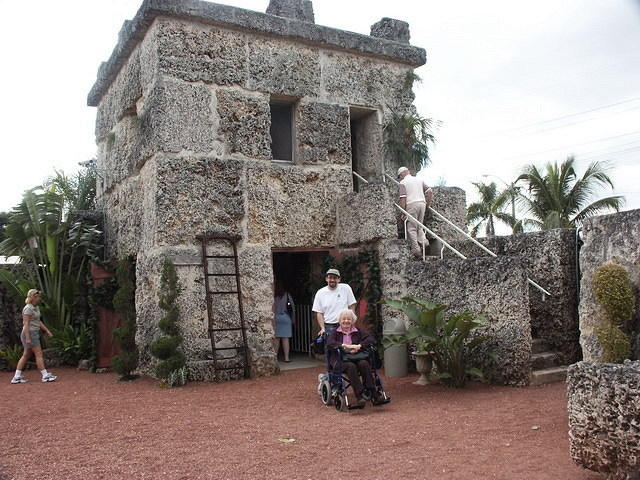 2003-12-28 Coral Castle - Miami 19
