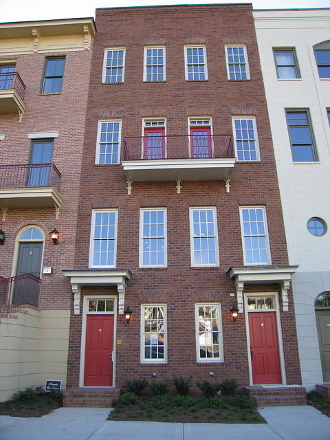 010-Glenwood Park-Variety in the neighborhood