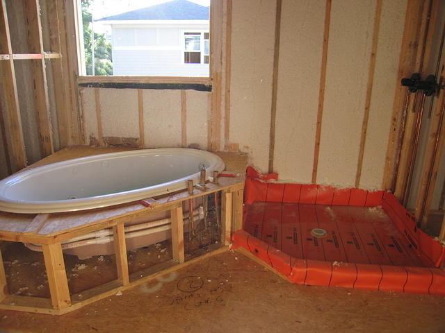 048-Glenwood Park-Shower and tub framing