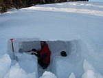 2010-03-28 snow cave 09