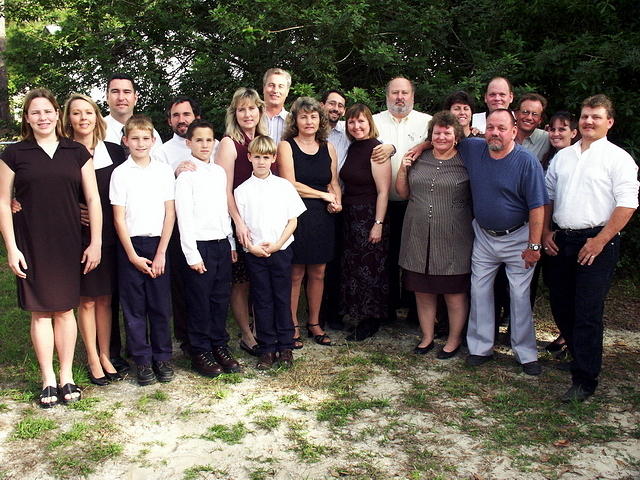 2002-Dad Funeral-All-Seven+Spouses+kids1-1