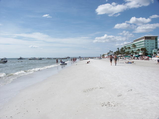 2004-Momo's 96th-FM Beach3